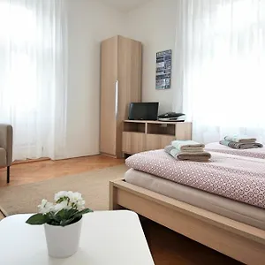 Angel 3*, Praga Repubblica Ceca